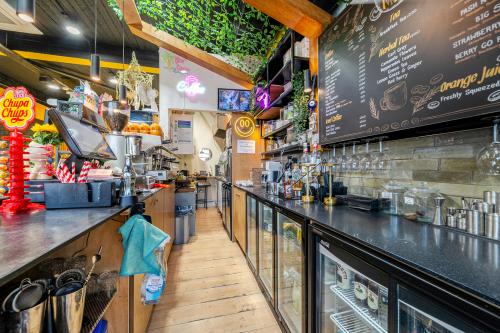 Unit 7, Frogmore Industrial Estate, Acton Lane, Park Royal, London, NW10