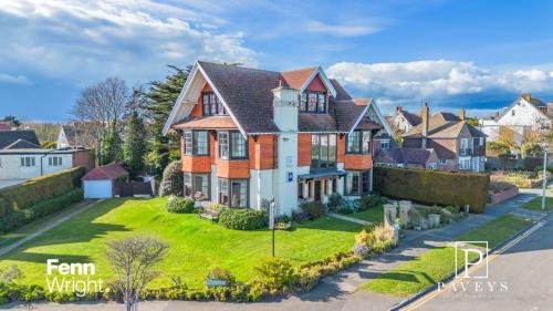 The Rock Hotel, 1 Third Avenue, Frinton On Sea, CO13