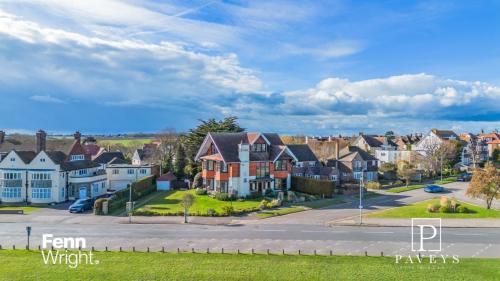 The Rock Hotel, 1 Third Avenue, Frinton On Sea, CO13