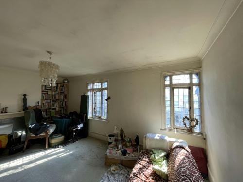 47 Queens Road, Buckhurst Hill, IG9