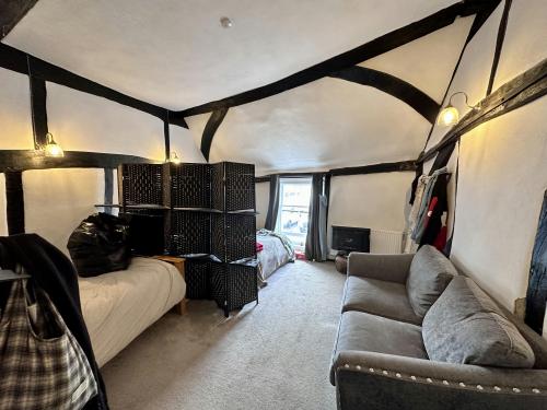 6 Upper High Street, Thame, OX9