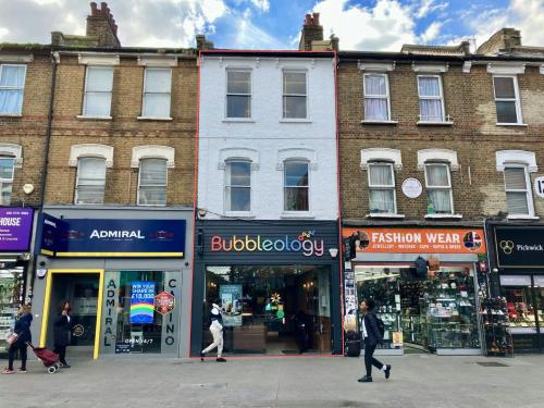 119 High Road, Wood Green, London, N22