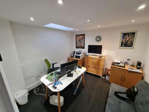 223 Upper Richmond Road, Putney, London, SW15