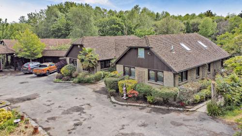 Beaver Fishery, Eastbourne Road, Felbridge, Lingfield, RH7