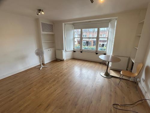 10 The Broadway, Beaconsfield, HP9