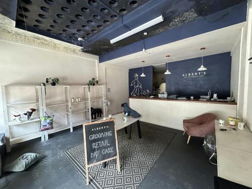 3 Central Parade, Hoe Street, Walthamstow, London, E17