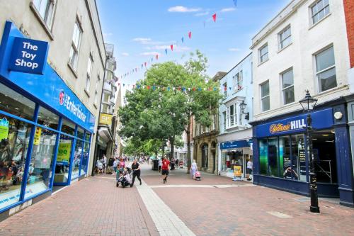 139-141 High Street, Poole, BH15