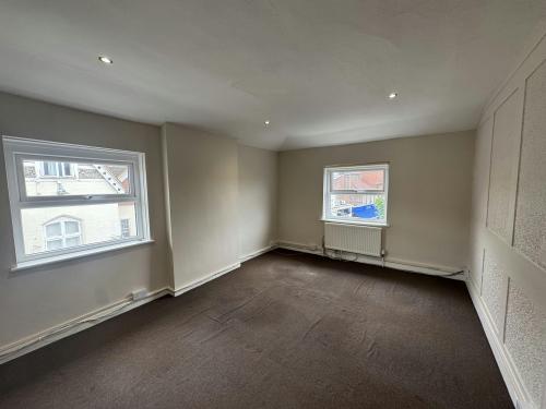 61 High Street, Leatherhead, KT22