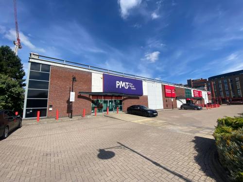 9 Kirkstall Road, Leeds, LS3