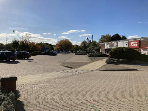 9 Kirkstall Road, Leeds, LS3
