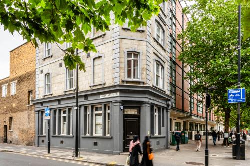 151 Whitechapel Road, Whitechapel, London, E1