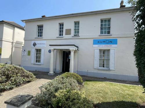 Suite 4, 3-5 Alexandra Road, Old Bank Chambers, Farnborough, GU14