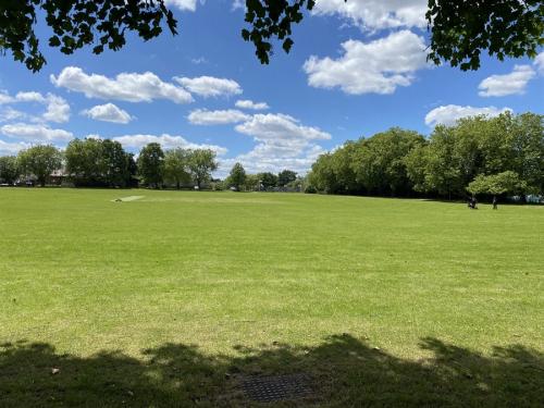 King Edwards Recreation Ground, Hook Road, Chessington, KT9