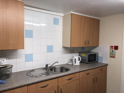 9 - 10 Central Parade, Sparrow Farm Drive, Feltham, TW14