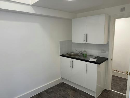 10 Windsor Street, Chertsey, KT16