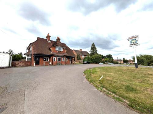 The Royal Oak, 89 Oak Hill, Wood Street Village, Guildford, GU3