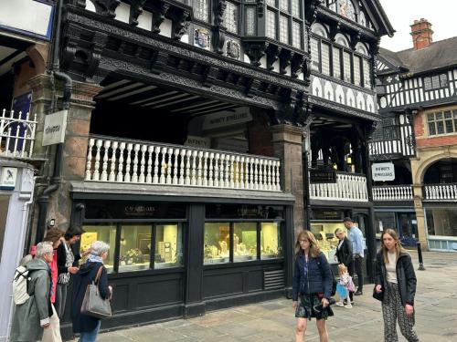 2-4 Eastgate Street, Chester, CH1