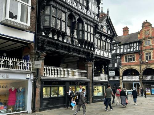 2-4 Eastgate Street, Chester, CH1