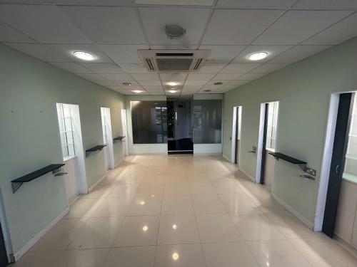 82 Fleet Road, Fleet, GU51