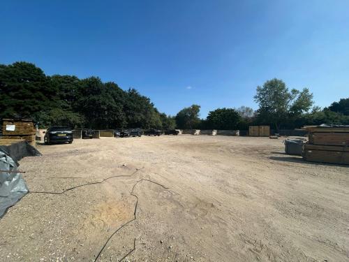 New Road, Windlesham, GU20