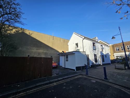 95A High Street, Sheerness, ME12
