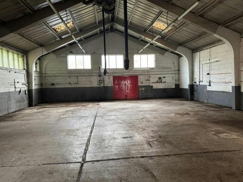 Garage / Workshop Unit, Blounts Court Road, Peppard Common, Henley-on-Thames, RG9
