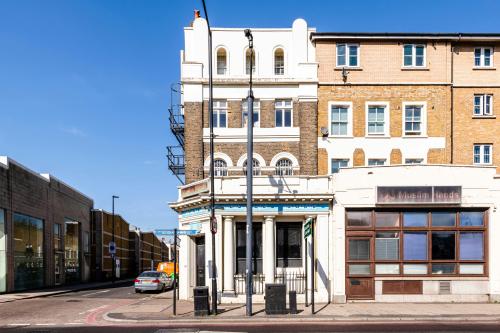 595-597 Commercial Road, Limehouse, London, E1