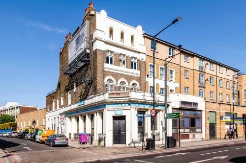 595-597 Commercial Road, Limehouse, London, E1