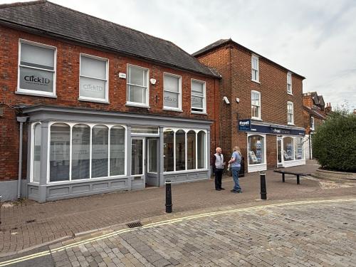 71, High Street, Burnham, Slough, SL1