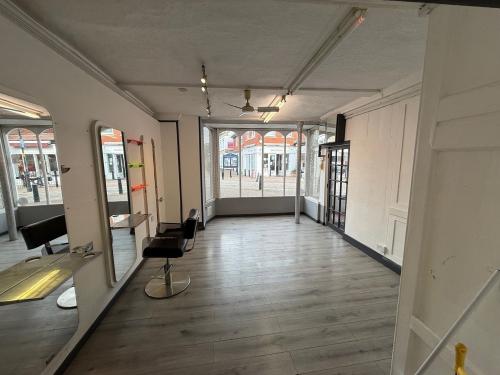 71, High Street, Burnham, Slough, SL1