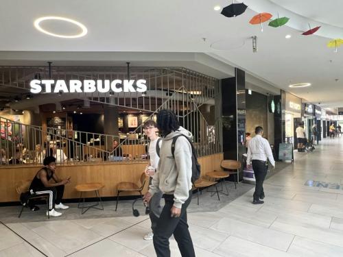 Unit 10, Harpur Centre, Horne Lane Mall, Bedford, MK40