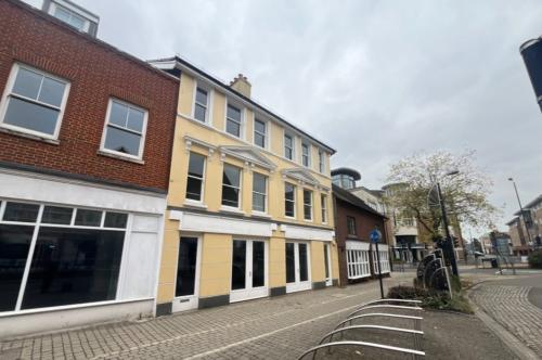 31-33 High Street, Crawley, RH10