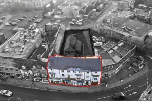 Berkeley House, 6 The Square, Kenilworth, CV8