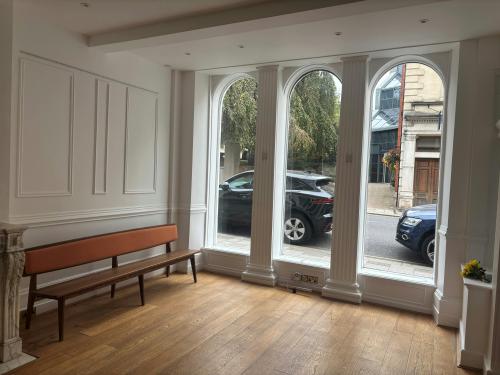 7 High Street, Windsor, SL4