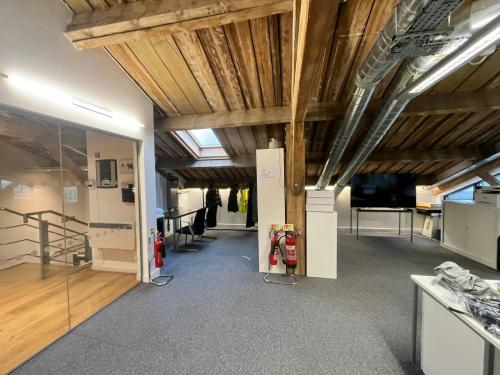Unit R6 Warehouse K, 2 Western Gateway, Victoria Dock, London, E16