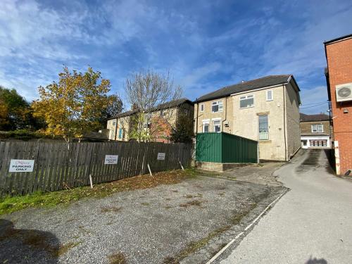 115 New Road Side, Horsforth, Leeds, LS18