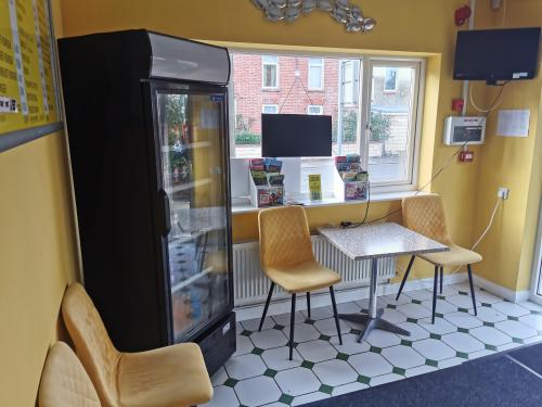 Fryers Delight & Nom Noms, Nelson Road North, Great Yarmouth, NR30
