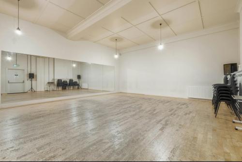 68 Wallis Road, Hackney Wick, London, E9