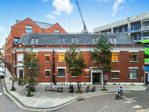 68 Wallis Road, Hackney Wick, London, E9