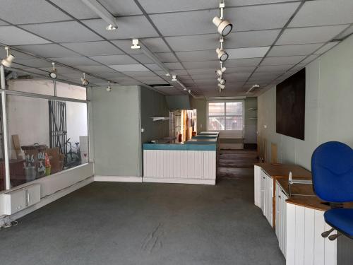 126 Central Road, Worcester Park, KT4