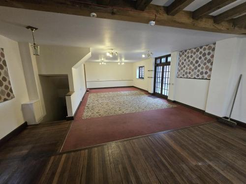 Symes Corner, Bank Street, Bishops Waltham, Southampton, SO32