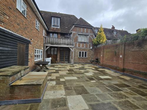 Symes Corner, Bank Street, Bishops Waltham, Southampton, SO32