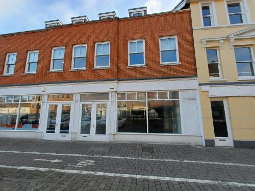 35B High Street, Crawley, RH10