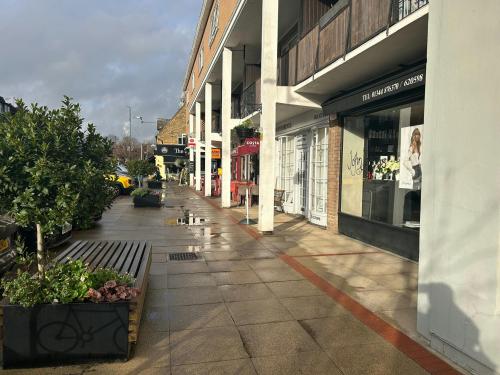63 Chobham Road, Sunningdale, SL5