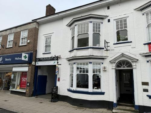 Lyndum House, 12 High Street, Petersfield, GU32
