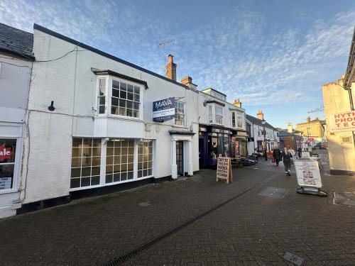 12 High Street, Hythe, Southampton, SO45