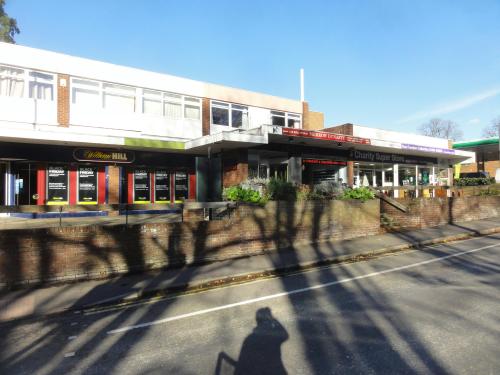 201 Epsom Road, Merrow, Guildford, GU1