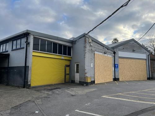 321 Corbets Tey Road, Upminster, RM14