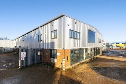 Gatehouse Industrial Area, 4-12 Kempson Close, Aylesbury, HP19