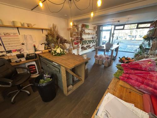 78 Woodgate, Frog Island, Leicester, LE3